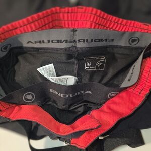 Endura Humvee Cycling Shorts W/ Clickfast Inner Liner Short,  Black/Red Sz L